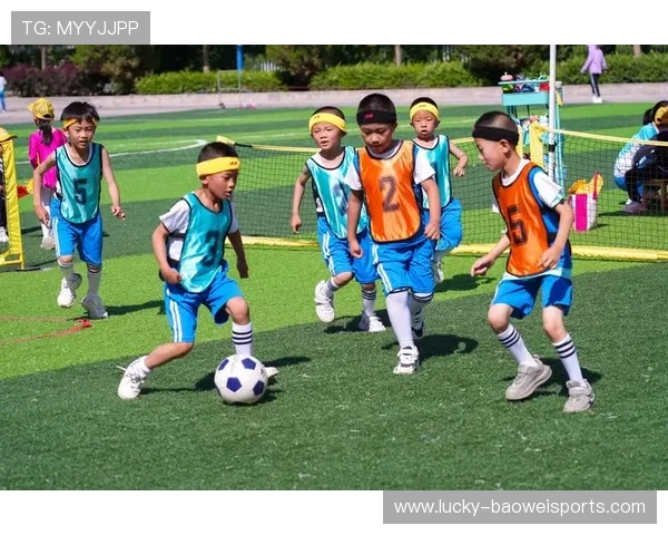 足球星第一：他如何在全球赛场上定义现代足球的巅峰荣耀